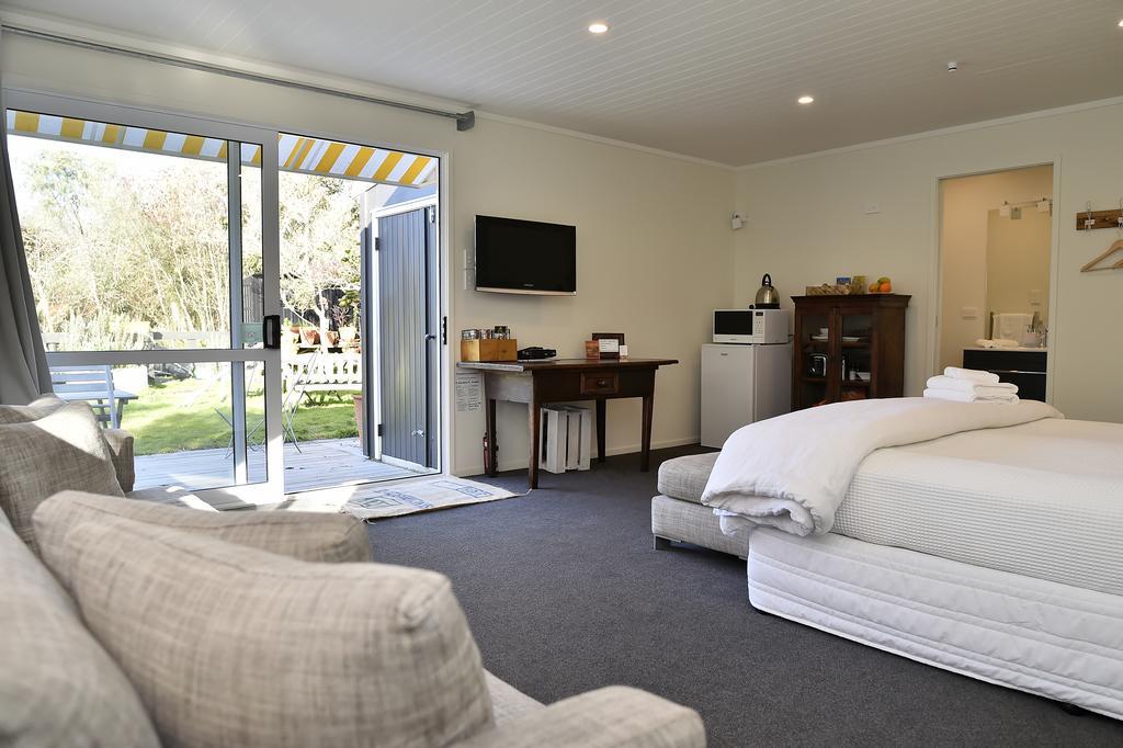 Tongariro Adventures Bed & Breakfast Kuratau ภายนอก รูปภาพ